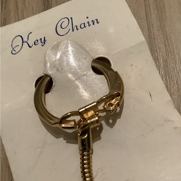 New vintage Souvenir Canada maple leaf key chain - Picture 2 of 5